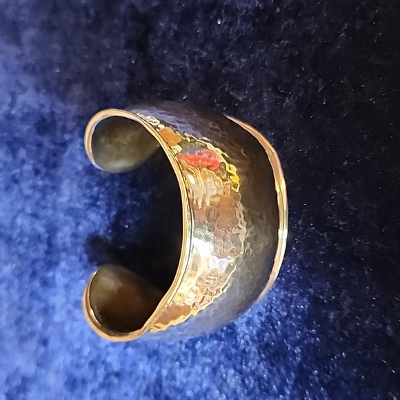 Silpada 925 Sterling Silver Hammered Look Cuff Bracelet - Picture 3 of 12